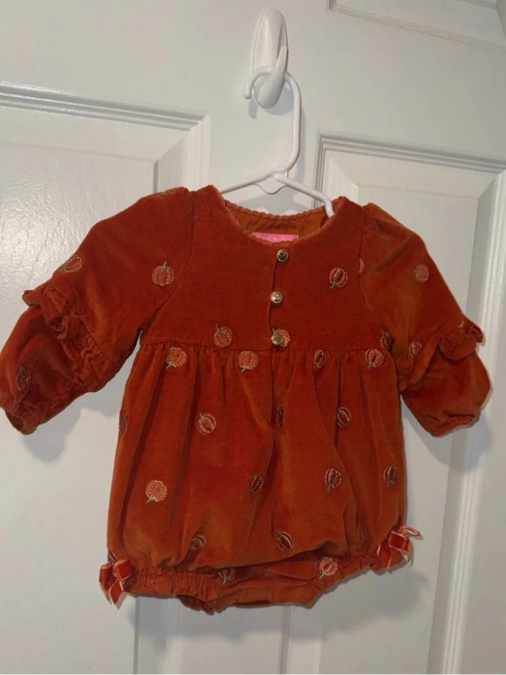 Isaac Mizrahi Orange Velvet Pumpkin Bubble Romper Size 3/6M